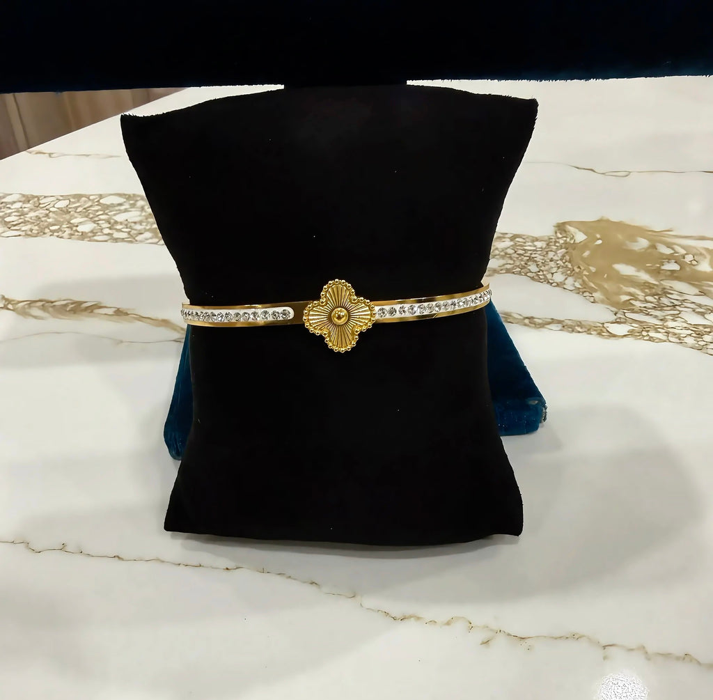Clover with Diamond Bangle