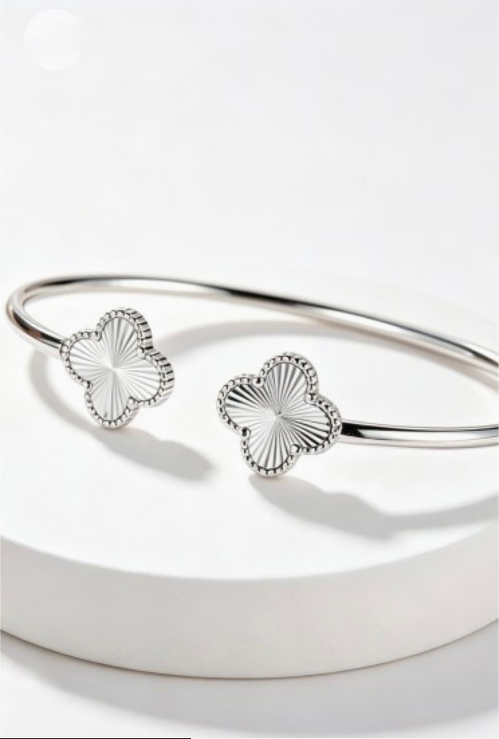 Clover open Cuff Lightweight Bracelet